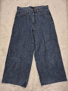 (Category: ) located in . Submitted by gtwear (Listing ID 1469976611, Image 1). Description: .
