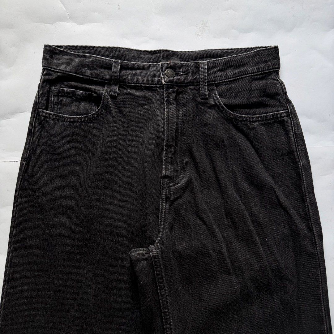 Uniqlo Wide Straight Jeans (Category: Jeans) located in Manila. Submitted by erychooseyou (Listing ID 1470062376, Image 3). Description: For sale‼️ Uniqlo Wide Straight Jeans 🤍 Size 28 fits to 28-30- Acid Gray No issues and In as new condition Mine: 1090 🤝🏼 (Solid Piece) Mall price: 1990‼️ 𝟭𝘀𝘁 𝘁𝗼 𝗽𝗮𝘆 𝗴𝗲𝘁𝘀 𝘁𝗵𝗲 𝗶𝘁𝗲𝗺 𝗣𝗮𝘆𝗺𝗲𝗻𝘁 Method: Gcash 𝗦𝗵𝗶𝗽𝗽𝗶𝗻𝗴: J&T Express | Lalamove 𝗟𝗼𝗰𝗮𝘁𝗶𝗼𝗻: North Caloocan, Metro Ma