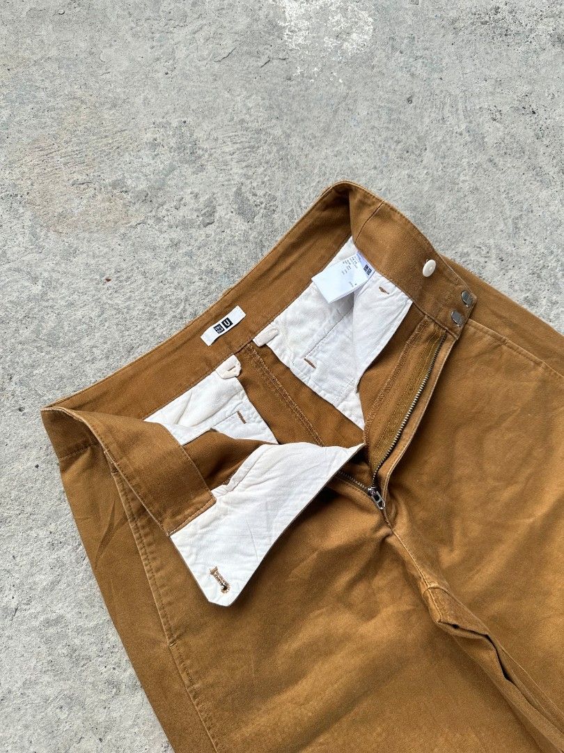 Uniqlo womens straight jeans (Category: Jeans) located in Davao. Submitted by boss_kel (Listing ID 1470096642, Image 2). Description: Waist: 26-27 Lenght: 40.5 Thigh: 12 Hem: 9 Issue: ❌.