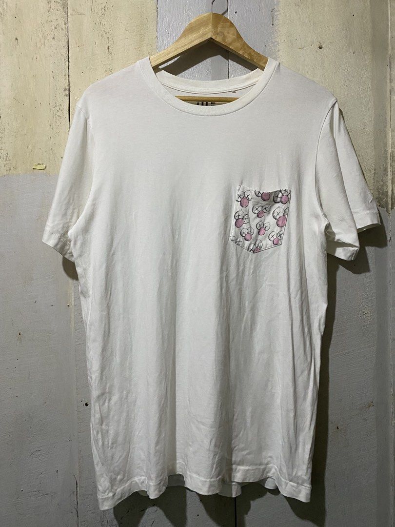 Uniqlo x kaws pocket tee (Category: Tshirts & Polo Shirts ) located in Paracale. Submitted by marthtift_88marceloveri (Listing ID 1470120100, Image 1). Description: Authentic Dimes 30x20 No issue Color rate 9.5/10.