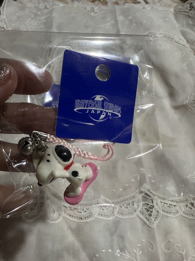 Universal Studio Keychains (Category: Character Goods) located in Davao. Submitted by favoritepreloved (Listing ID 1470060973, Image 2). Description: 💜 Price per piece Note: Snoopy SOLD.