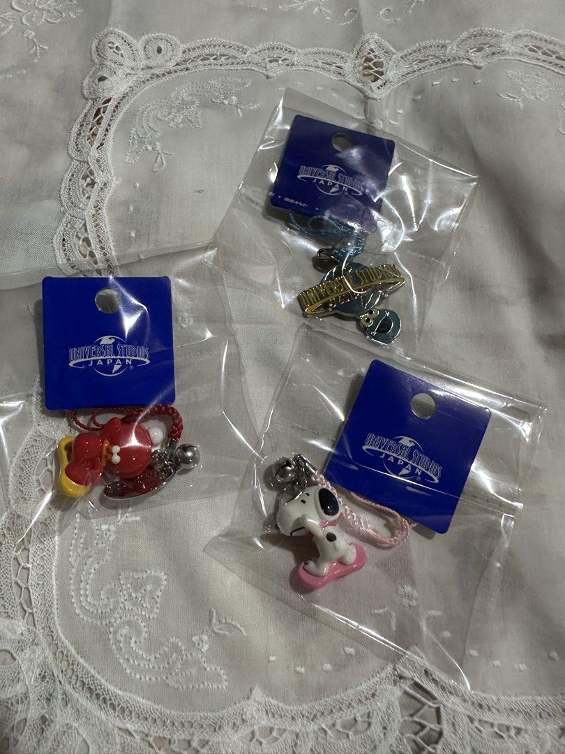 Universal Studio Keychains (Category: Character Goods) located in Davao. Submitted by favoritepreloved (Listing ID 1470060973, Image 1). Description: 💜 Price per piece Note: Snoopy SOLD.