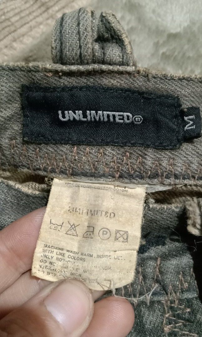 UNLIMITED JEANS (Category: Jeans) located in Maramag. Submitted by newlifeo7angel (Listing ID 1470134789, Image 2). Description: ORIGINAL UNLIMITED JEANS GANDA NG DETAILS NETO SA PERSONAL BEWANG 3O TO 32 HABA 41 HEM 8.5 ASID WASH NA PARANG TRUSH CONDITION PERO PARANG BAGO ...