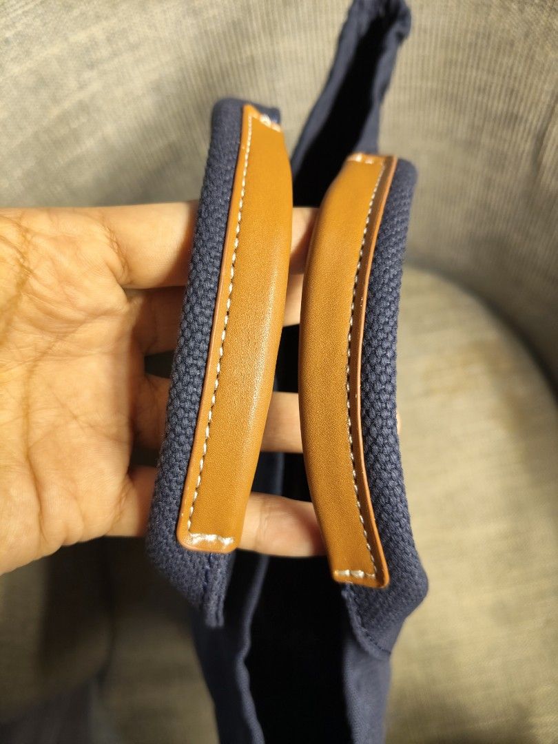 Unused Tory Burch Tote Bag (Category: Luxury Bags & Wallets) located in Mabalacat. Submitted by chiccharmbymitch (Listing ID 1470076156, Image 3). Description: .