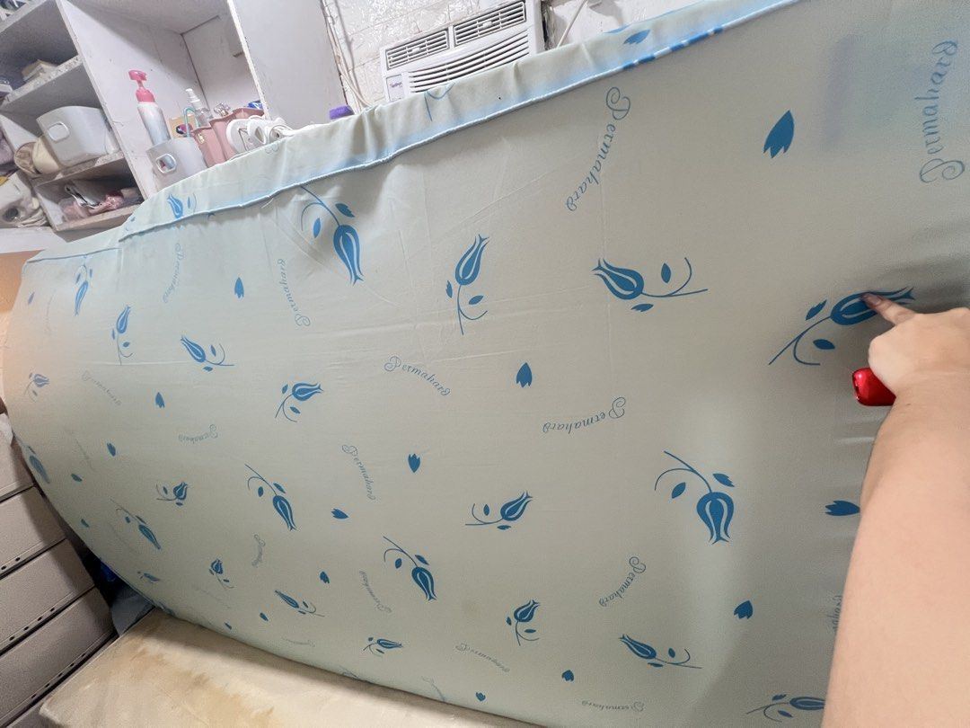 Uratex Permahard Polycotton Mattres 4" Double Size (Category: Bed Frames & Mattresses) located in Makati City. Submitted by yang_04 (Listing ID 1470116039, Image 1). Description: - Brand: Uratex - 2 months used - Original price was 4,600 - Slightly used, hindi sakto sa bed frame ko & hindi rin nagagamit since naka dorm ako. - Size: Double - Support: Firm (great for back support) - Design: Light blue with all-over blue floral tulip print - Conditi