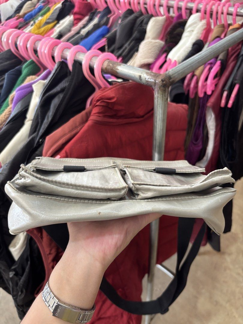 Urban Revivo Bag (Category: Sling Bags) located in Puerto Princesa. Submitted by 18arc (Listing ID 1470003067, Image 2). Description: .