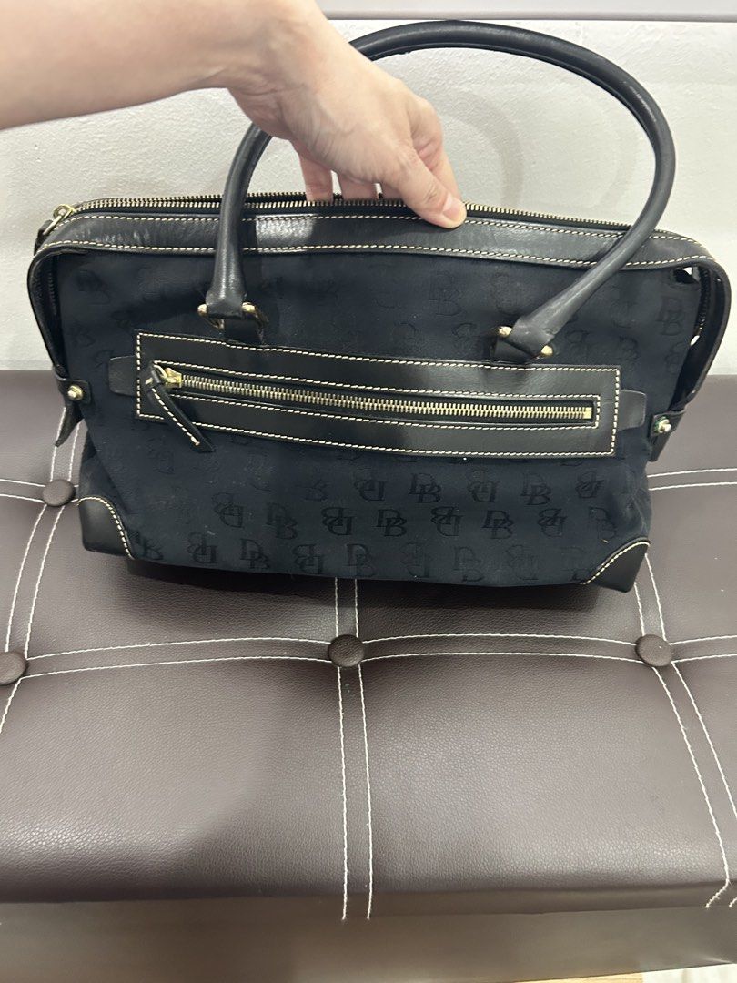 Used Original Dooney and Bourke Bag - 2,400 (Category: Shoulder Bags) located in Quezon City. Submitted by kicayscloset (Listing ID 1469971077, Image 2). Description: .