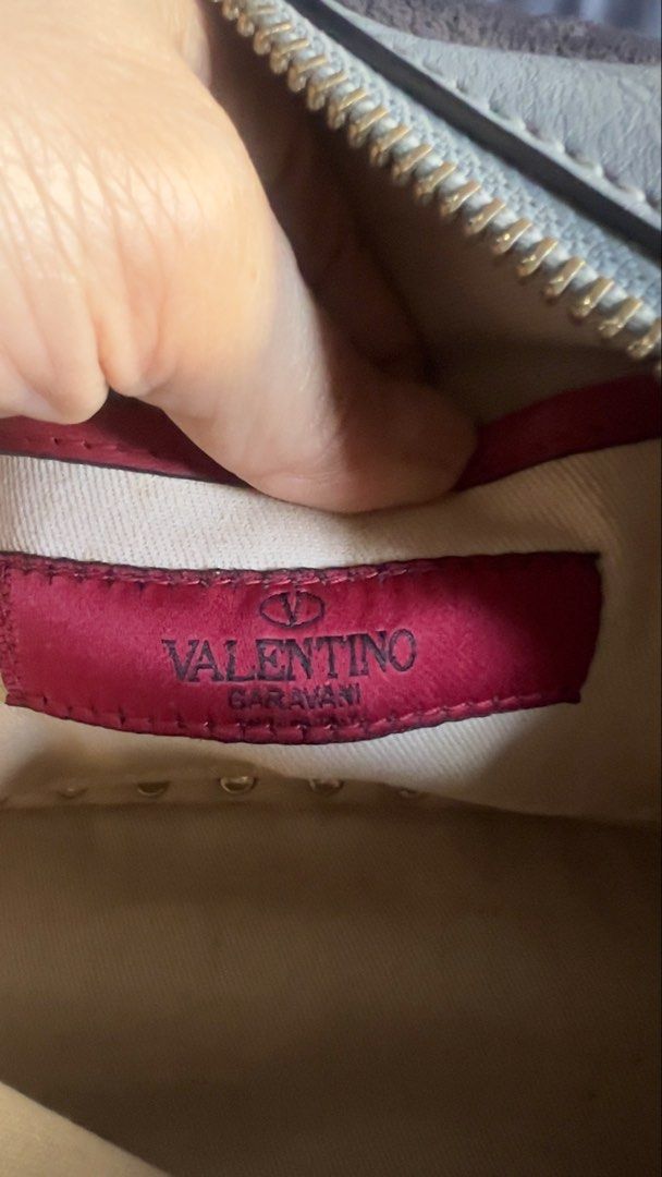 Valentino (Category: Luxury Bags & Wallets) located in Paranaque City. Submitted by safepenguin-0628 (Listing ID 1470089005, Image 3). Description: Authentic valentino camera bag 3 color Issue 1 stud missing not noticeable .