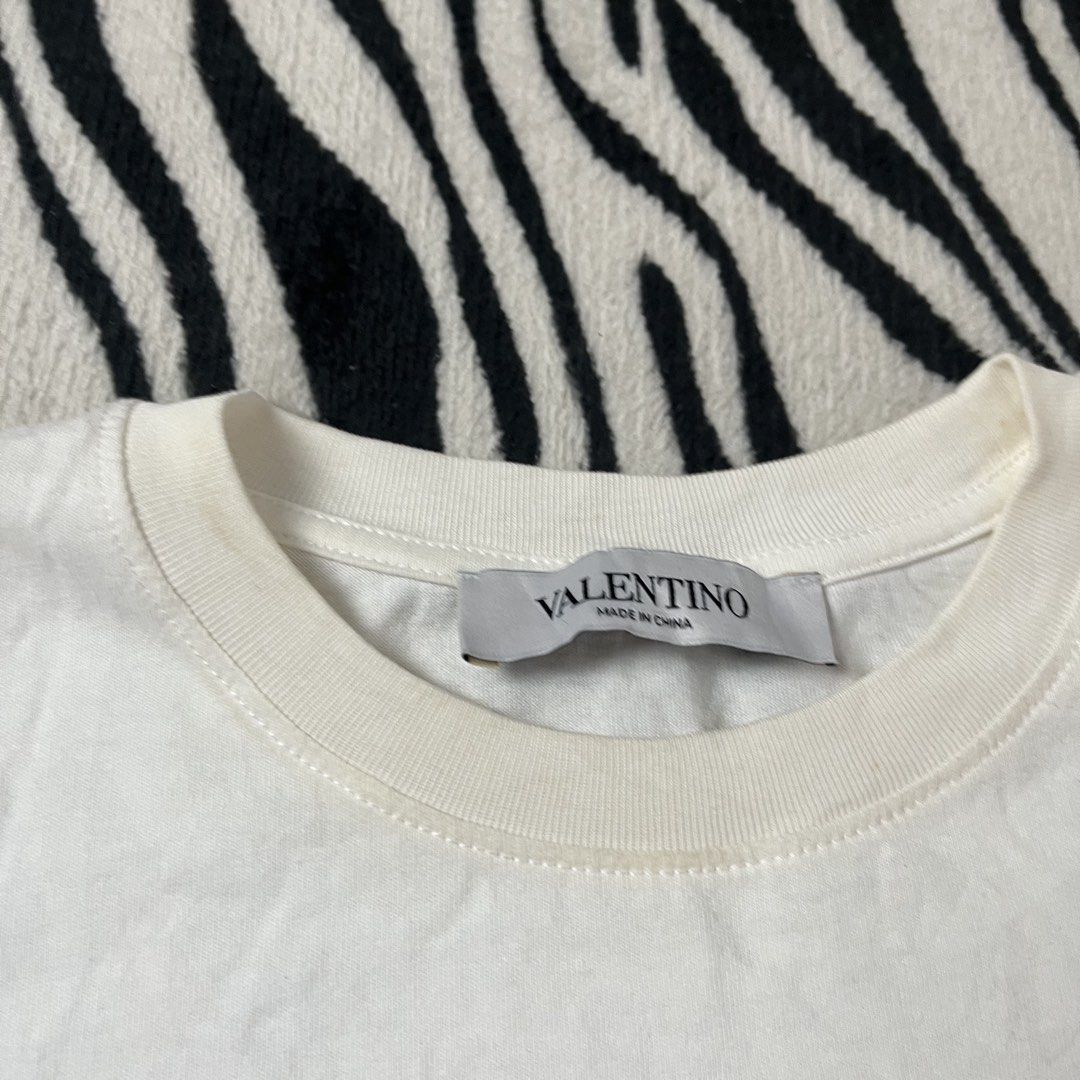 Valentino dress white (Category: Shirts) located in Manila. Submitted by royaldripmanila (Listing ID 1470048653, Image 2). Description: Need wash W19 L26.