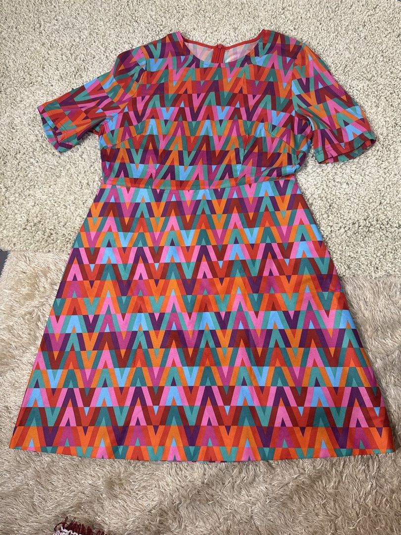 Va•len•tino inspired dress (Category: Dresses) located in Quezon City. Submitted by dropdeadprices (Listing ID 1470053155, Image 1). Description: Super nice material Silk upper, cotton lower part Brand new with tags.