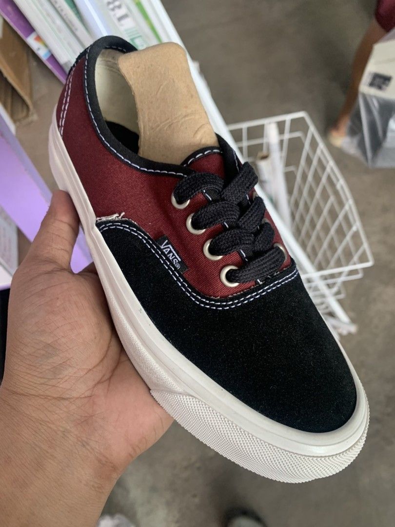 Vans Authentic Low Top Sneakers (Category: Sneakers) located in San Jose del Monte. Submitted by vakadela54883 (Listing ID 1469963421, Image 3). Description: - Style: Classic low top casual sneakers - Available Colorways: Black, maroon/black, grey/cream - Material: Durable canvas upper with contrast stitching - Sole: Signature waffle rubber outsole - Closure: Standard lace-up with white laces included - Best For: Skating, school, and everyday wee
