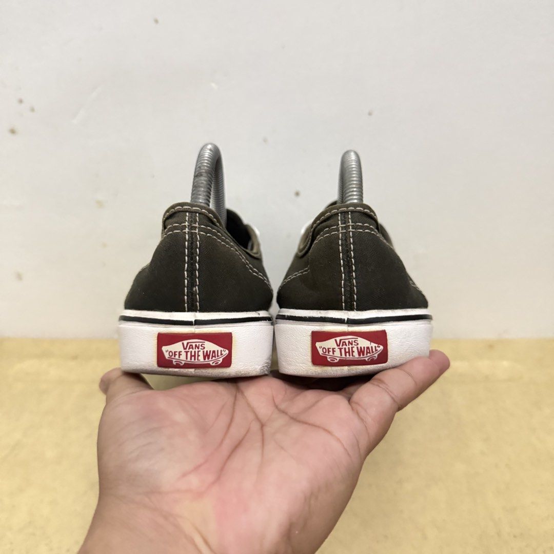 VANS AUTHENTIC ULTRACUSH LITE (Category: Sneakers) located in Quezon City. Submitted by sharatraycooo (Listing ID 1470089861, Image 3). Description: VANS AUTHENTIC ULTRACUSH LITE US MEN 7.5 US WOMEN 9 EURO 40.