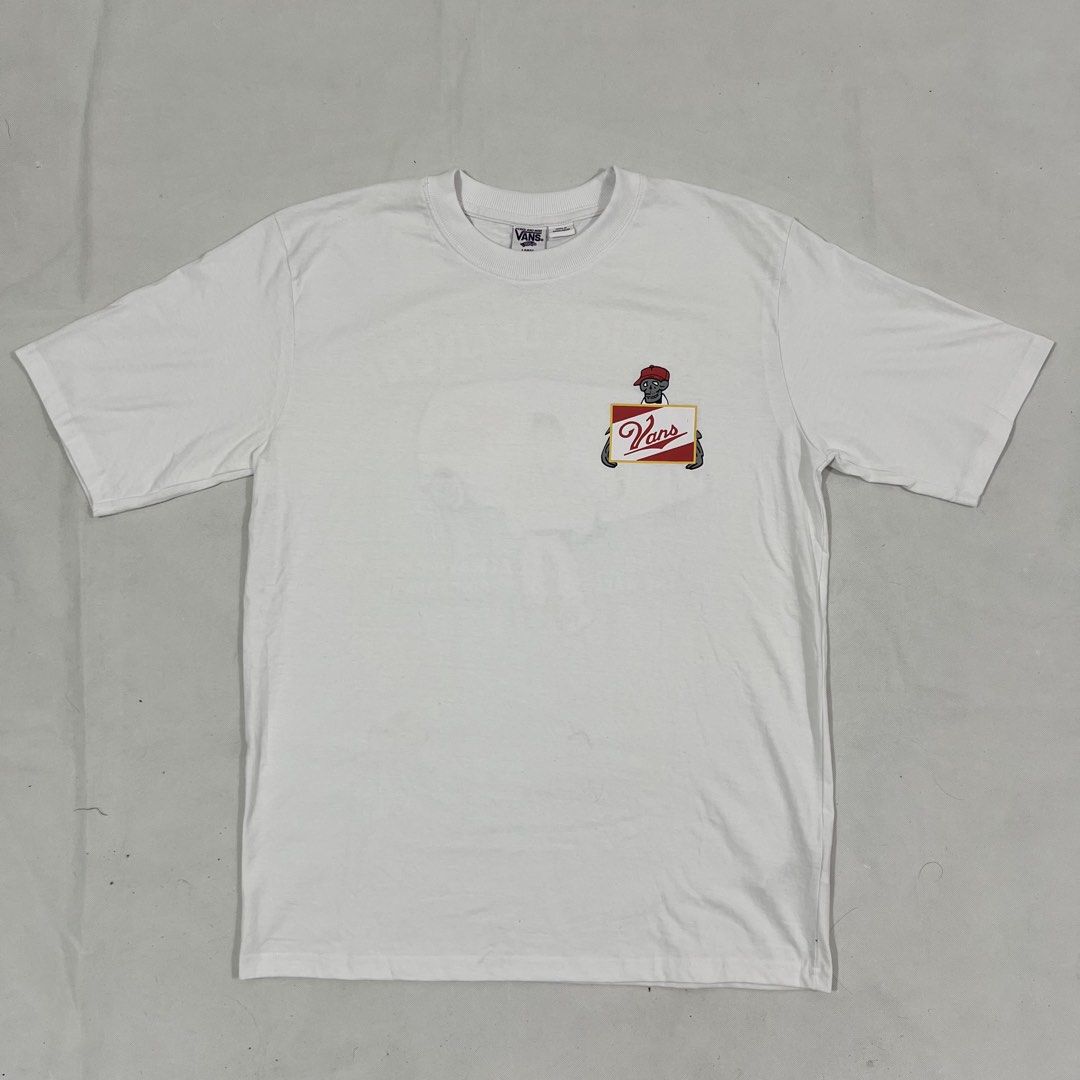 Vans Graphic T-Shirt (Category: Tshirts & Polo Shirts ) located in Cavite. Submitted by itsayaaa (Listing ID 1470022807, Image 2). Description: Vans “Special Delivery” Graphic Shirt Size: Large Dimes: 22 width / 30 length Issue: No issue Colorate: 9/10 Condition: Excellent Condition .