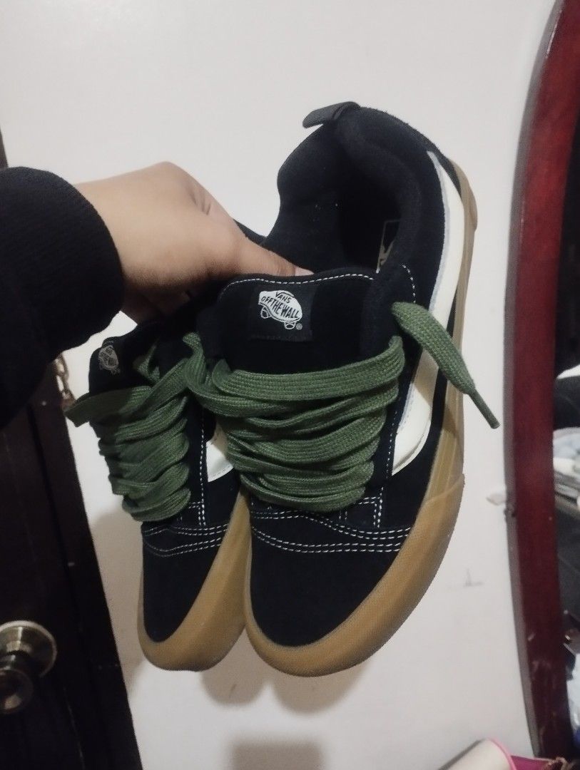 vans knu skool (Category: Sneakers) located in Manila. Submitted by kevsmontana (Listing ID 1469987089, Image 2). Description: Size 27CM 3x lang nagamit. may box yan kasama. 6k bili sa sm grand monumento. willing meet up.