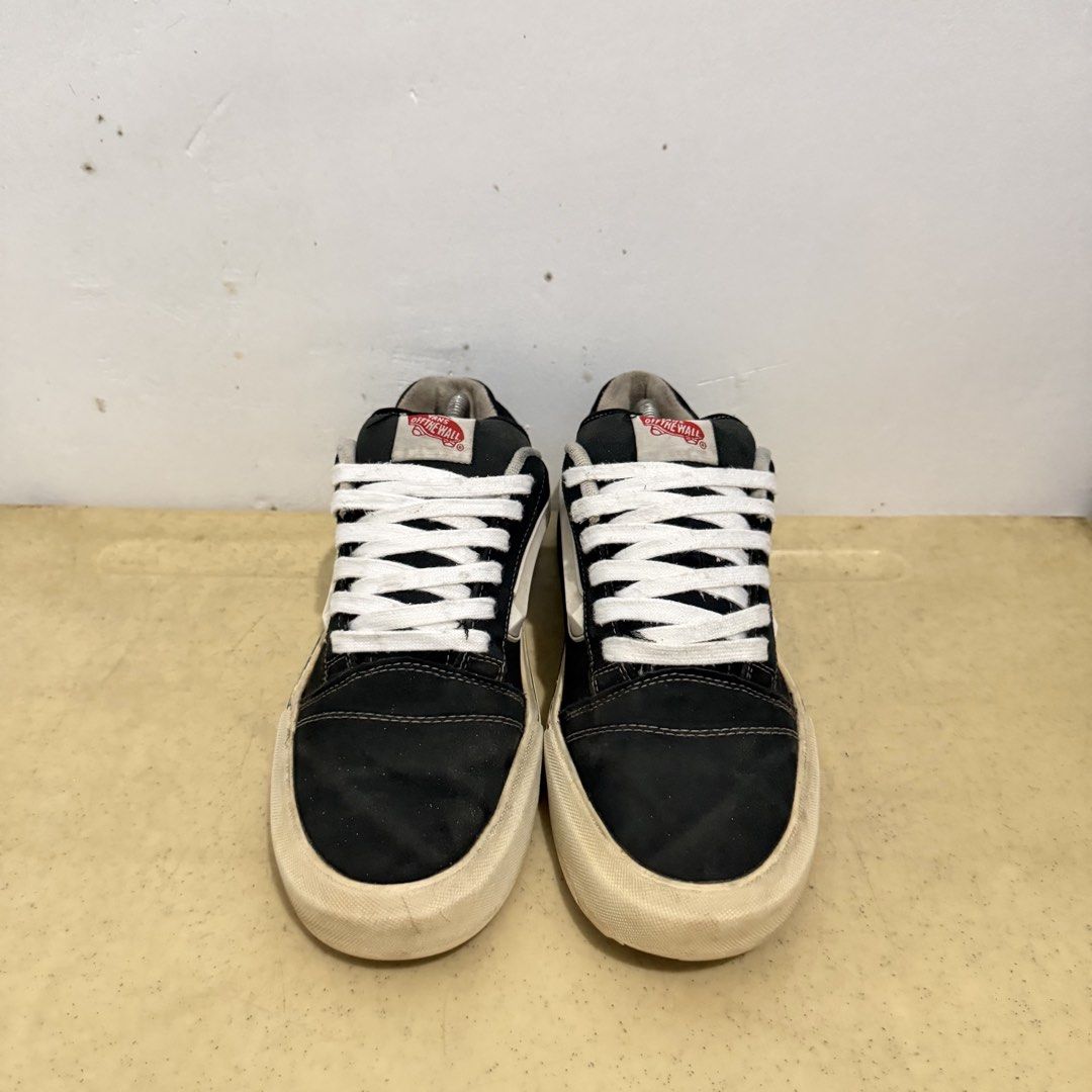 VANS KNU SKOOL BLACK (Category: Sneakers) located in Quezon City. Submitted by sharatraycooo (Listing ID 1470088713, Image 2). Description: VANS KNU SKOOL BLACK US MEN 9 EURO 43.