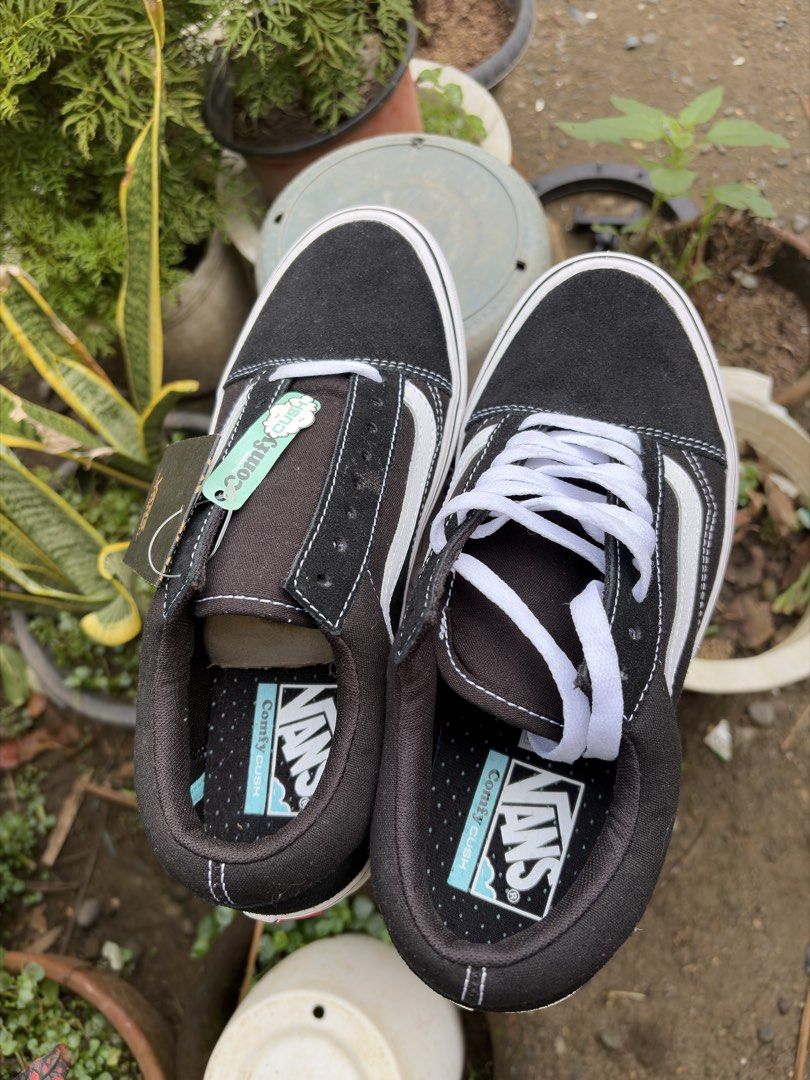 Vans oldskol comfycush (Category: Dress Shoes) located in Bayambang. Submitted by frugal_vouge (Listing ID 1469950709, Image 3). Description: Brand new no issue.