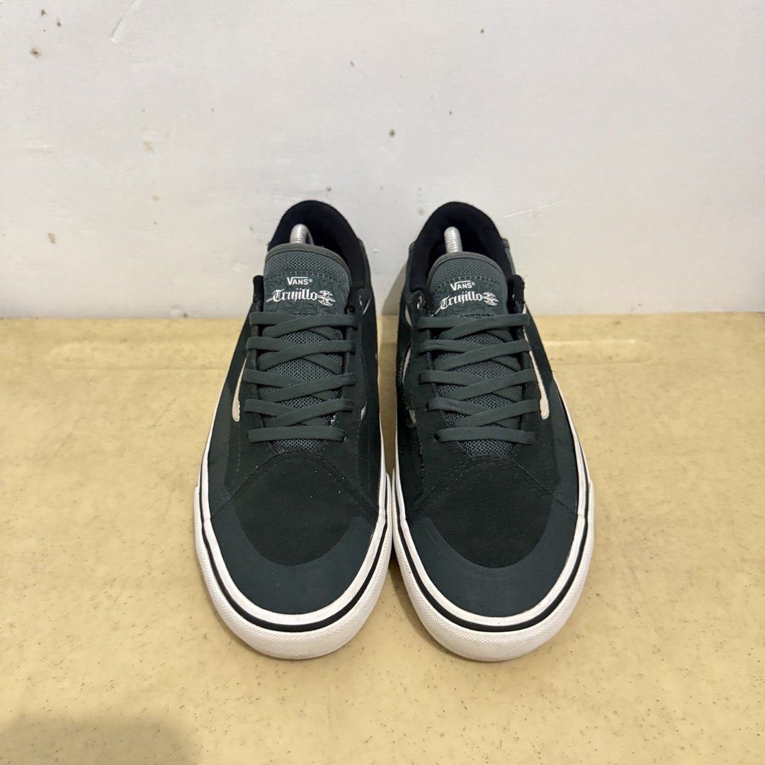 VANS PRO TNT ADVANCED DARKEST SPRUCE (Category: Sneakers) located in Quezon City. Submitted by sharatraycooo (Listing ID 1470075181, Image 2). Description: VANS PRO TNT ADVANCED DARKEST SPRUCE US MEN 9 EURO 42.