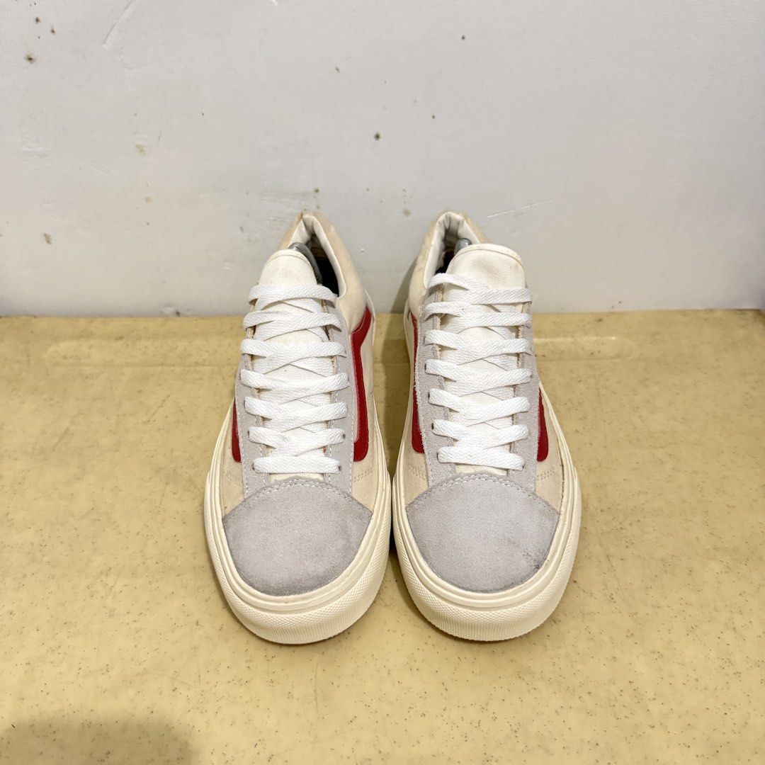 VANS STYLE 36 MARSHMALLOW RED (Category: Sneakers) located in Quezon City. Submitted by sharatraycooo (Listing ID 1470073035, Image 2). Description: VANS STYLE 36 MARSHMALLOW RED US MEN 9 US WOMEN 10.5 EURO 42.