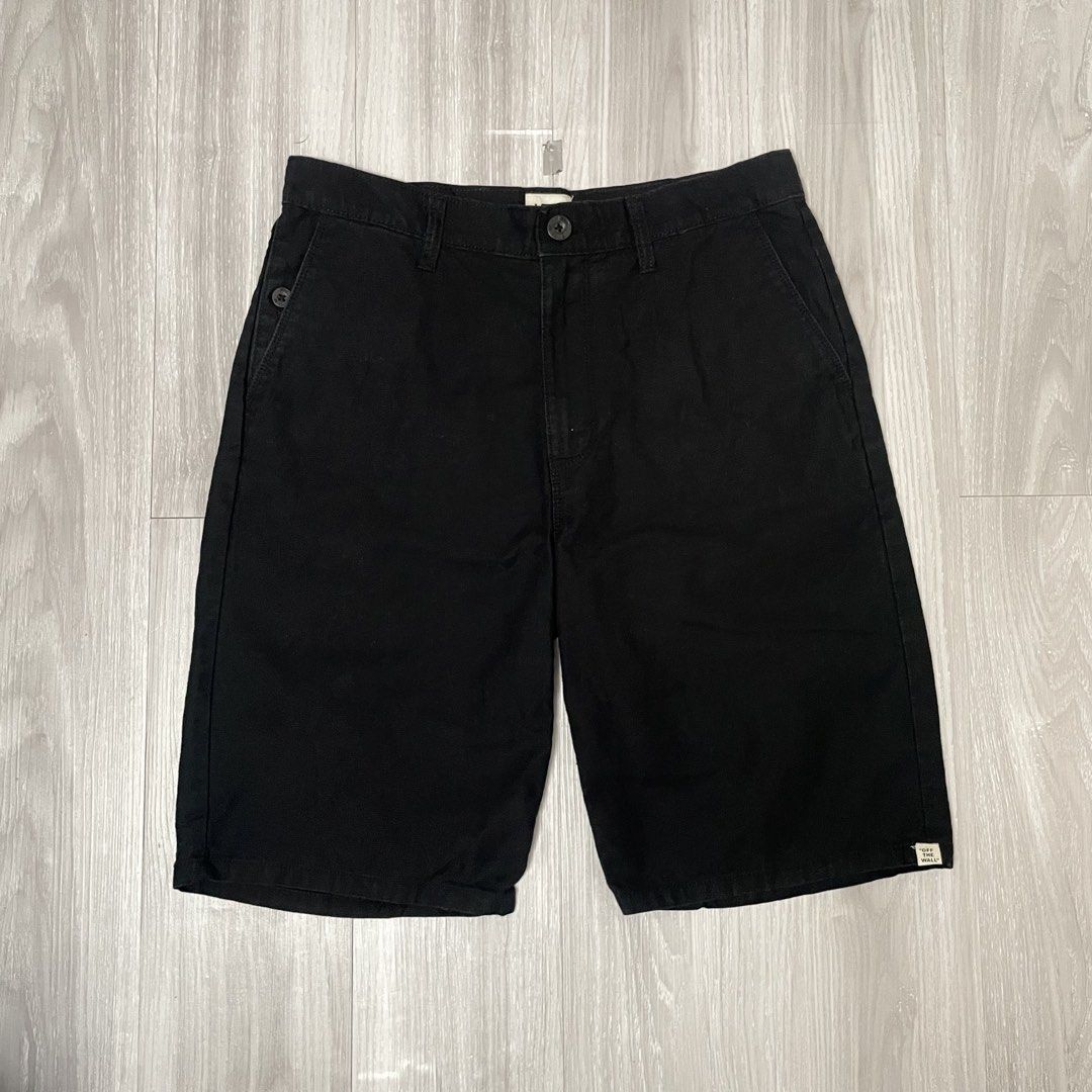 Vans Walkshort (Category: Activewear) located in Cebu City. Submitted by looted.goods (Listing ID 1470102768, Image 1). Description: 30x22 Leg Opening: 11 Excellent Condition.