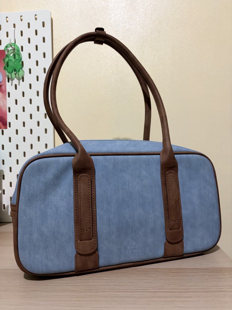 Vanwalk Pizza Series Shoulder Bag (Blue) (Category: Shoulder Bags) located in Rizal. Submitted by jeetkeun (Listing ID 1470038786, Image 3). Description: - Authentic Vanwalk blue fabric handbag - Includes 2 cute charms: cherry character, pizza, and mini brown pouch pm for more details.