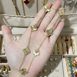 (Category: ) located in . Submitted by curatedbykhy (Listing ID 1470077384, Image 1). Description: .