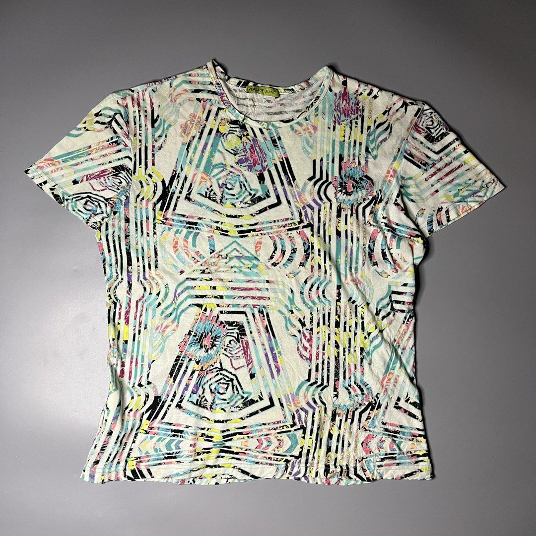 VERSACE JEANS (Category: Shirts) located in Manila. Submitted by aaaaaahhhhhh (Listing ID 1470075822, Image 1). Description: Faded Size tag Large Frame 20W 25.5L Need wash Lalamove or J&t Express + Shipping fee.