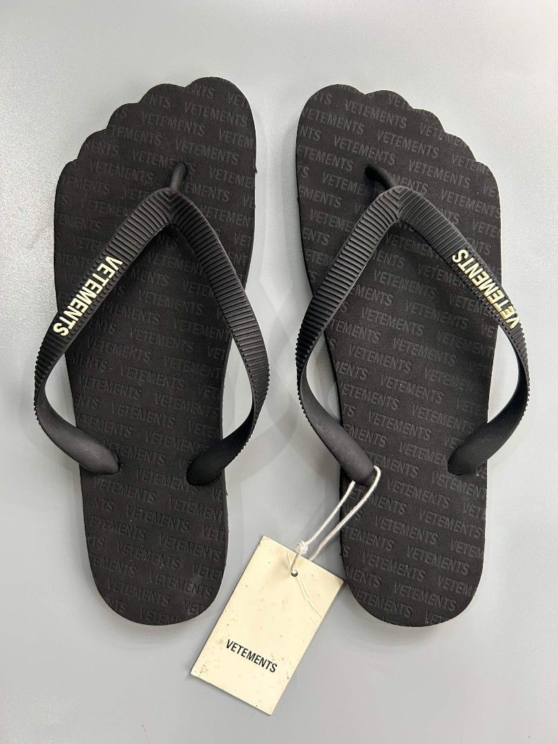 Vetements (Category: Slippers & Slides) located in Santa Rosa. Submitted by _ba_mo_si_ (Listing ID 1470075056, Image 3). Description: Pair only Size 43 Plus sf Dm.