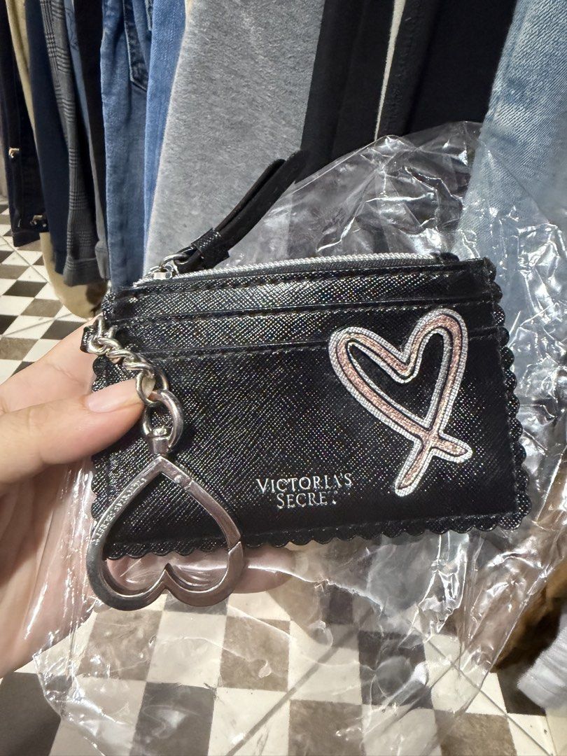 victoria secret coin/ card holder (Category: Wallets & Card holders) located in Quezon City. Submitted by mariamaharba7798 (Listing ID 1470085632, Image 1). Description: authentic .