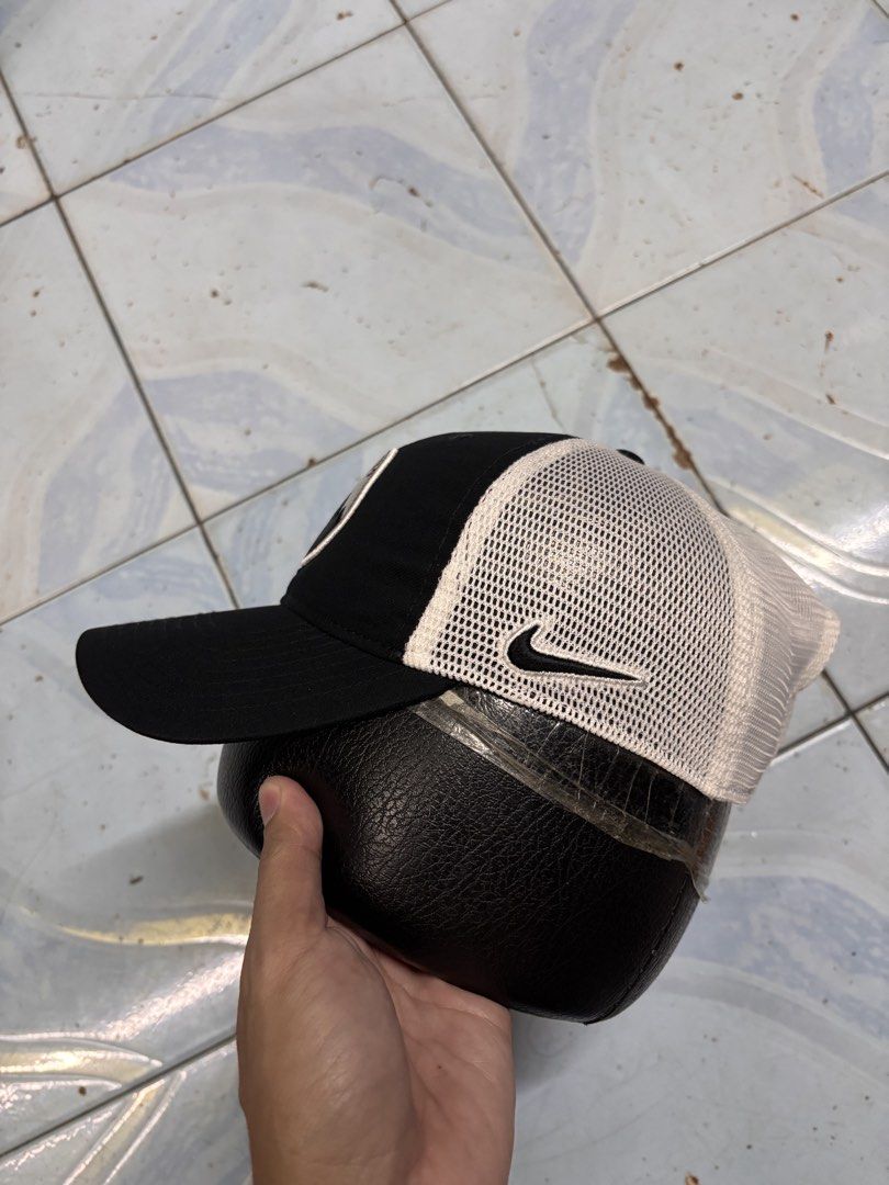 Viewmont Golf x Nike, (Mesh)Velcro (Category: Caps & Hats) located in Paranaque City. Submitted by kingdeward (Listing ID 1470057896, Image 3). Description: *Negotiable* Ukay Caps/Hats Casual need wash Parañaque Location Courier: Jnt/ LBC COP(Payment 1st) Lalamove.