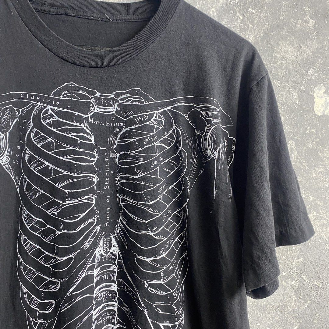 Vintage 90s Anatomy Tee (Category: Tshirts & Polo Shirts ) located in Pasig City. Submitted by lumangkamisa (Listing ID 1470025008, Image 3). Description: Fits Large.