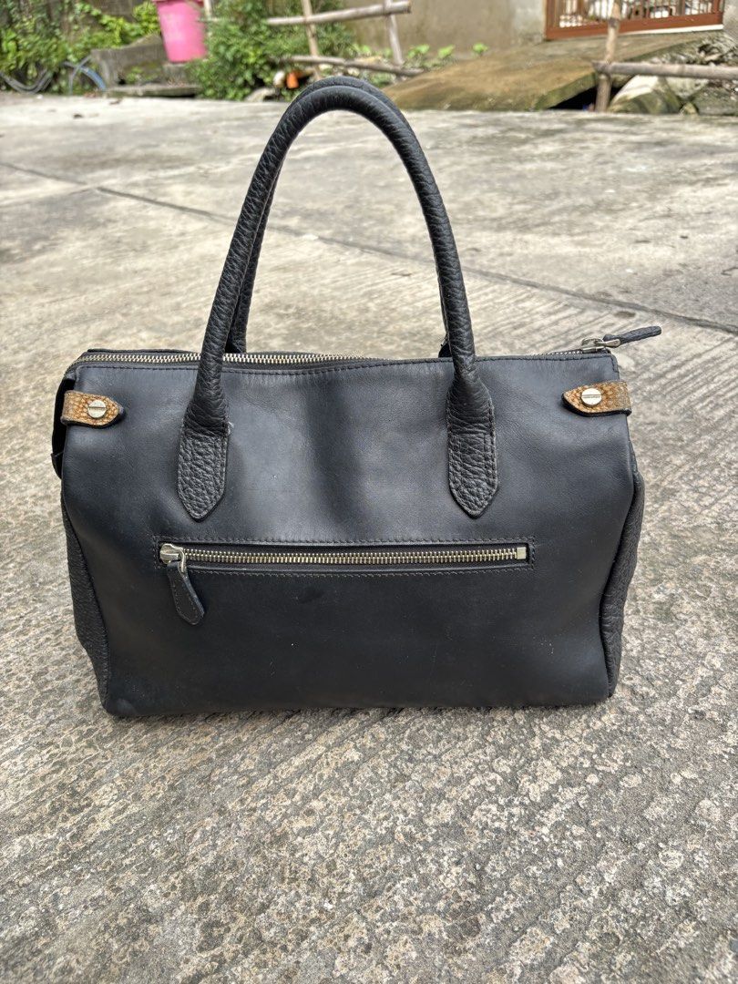 Vintage 90s Borbonese Handbag (Category: Purses & Pouches) located in Bacolod City. Submitted by keel_08 (Listing ID 1469995176, Image 2). Description: 90s to Early 2000s piece Italian Luxury Leather Needs to be dry cleaned Still in Excellent Condition despite being a vintage bag..