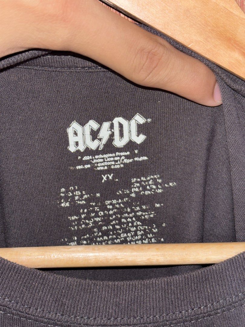 Vintage black AC/DC Highwat To Hell (Category: Tshirts & Polo Shirts ) located in Cabuyao City. Submitted by giothr1ft (Listing ID 1470077556, Image 3). Description: -Width: 22 -Length: 30 -Condition: 10/10 📌Buyers will shoulder the shipping fee.