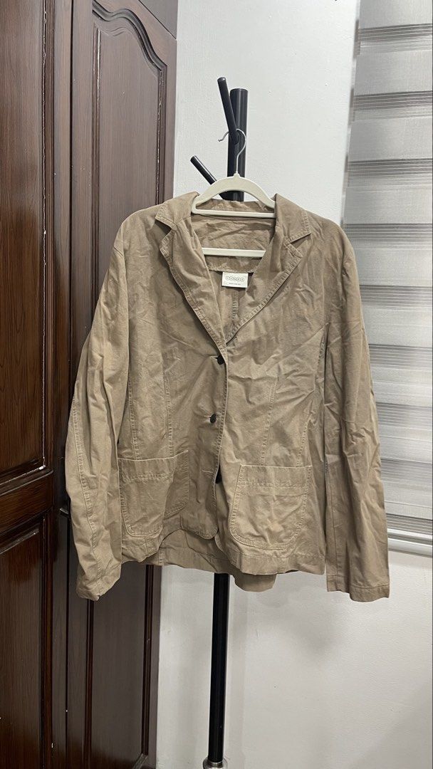 Vintage Coat (Category: Coats, Jackets and Outerwear) located in Manila. Submitted by to_ri (Listing ID 1470073197, Image 1). Description: 🛍️ PRODUCT DETAILS 📏 Size: Medium to Large 📌 TERMS & CONDITIONS 💸 Payment first 📦 Shipping: J&T, LBC, Same day delivery couriers 🚫 No returns or refunds ❌ No joy/bogus buyers 💗 Please buy responsibly. Thank you!.