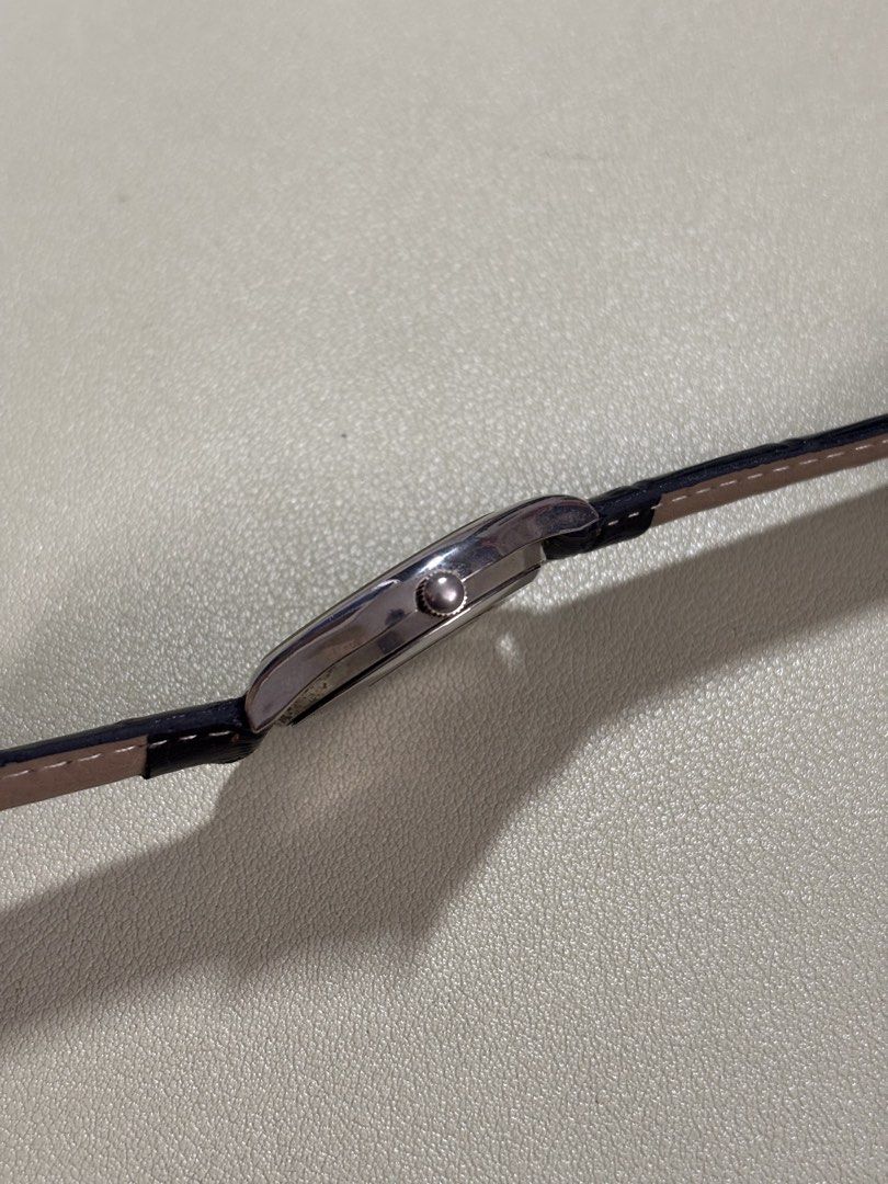 Vintage Cosmo (Category: Men's Watches) located in Bacolod City. Submitted by archives_by_k (Listing ID 1469998747, Image 3). Description: Authentic Japan 34mm crown included 10mm 16mm lig width Working Quartz.