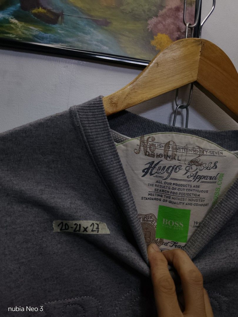 vintage Hugo Boss sweater (Category: Coats, Jackets and Outerwear) located in Valenzuela. Submitted by joshwrldselection (Listing ID 1470140497, Image 3). Description: medium - large very good condition fine lints / need wash thrift..