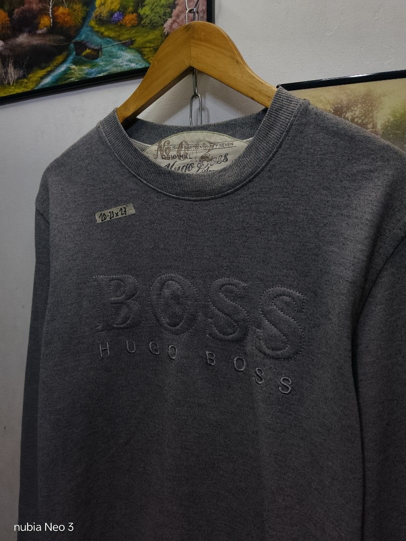 vintage Hugo Boss sweater (Category: Coats, Jackets and Outerwear) located in Valenzuela. Submitted by joshwrldselection (Listing ID 1470140497, Image 2). Description: medium - large very good condition fine lints / need wash thrift..