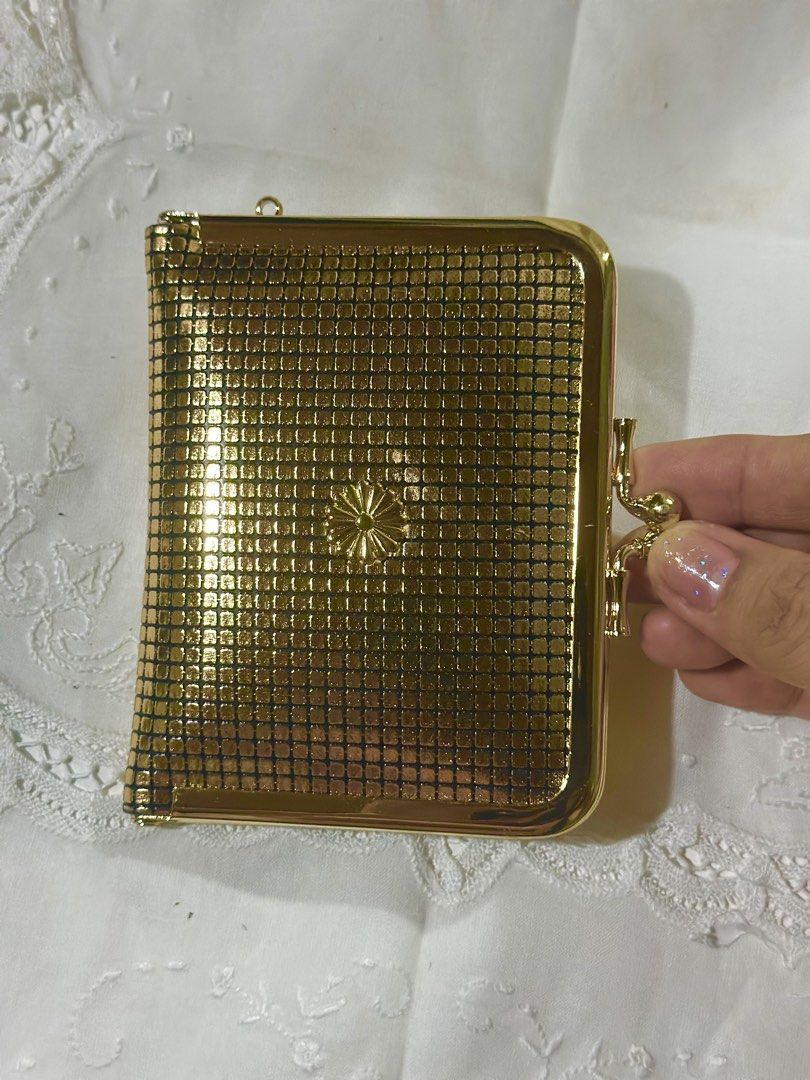 Vintage Mesh Wallet (Category: Purses & Pouches) located in Davao. Submitted by favoritepreloved (Listing ID 1470129669, Image 2). Description: 💜 Brand new condition.
