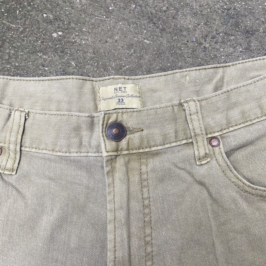 Vintage NET Twill Bermuda Denim Shorts (Category: Shorts) located in Angeles City. Submitted by eriellynngotvintage (Listing ID 1470092025, Image 2). Description: 34 W 20 L 11 Leg Opening Good Condition. See photos for details 420 Angeles City Pampanga.