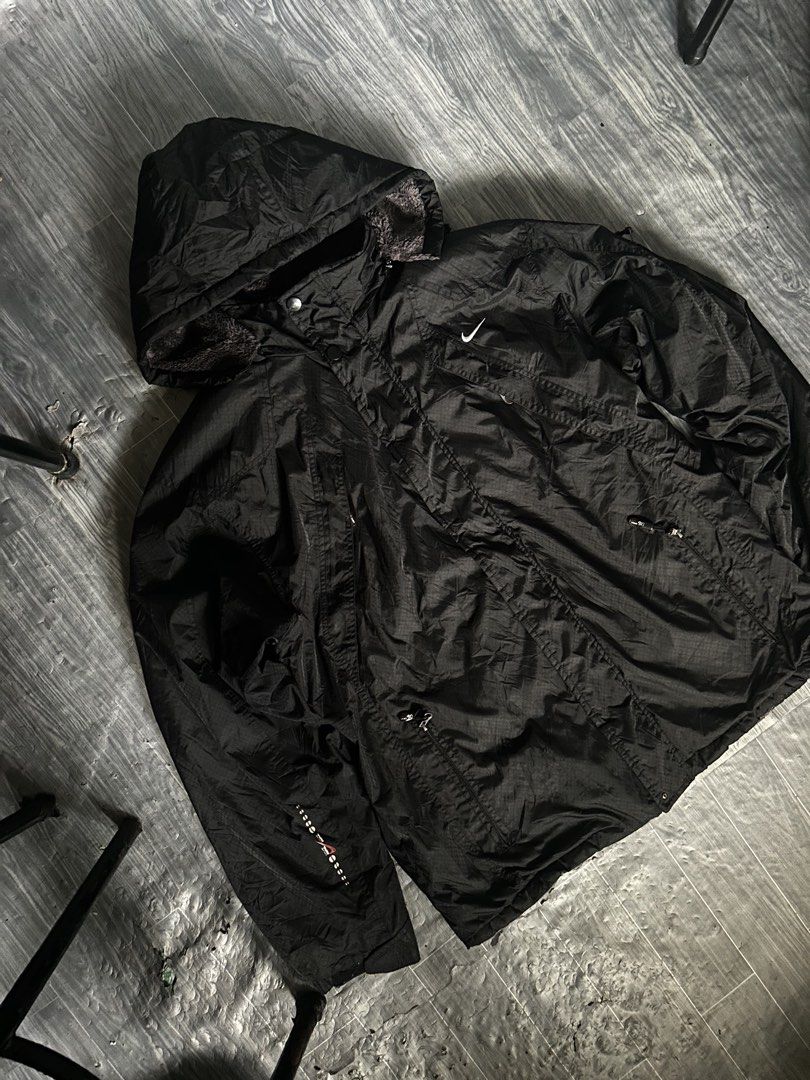 Vintage Nike ACG windbreaker (Category: Coats, Jackets and Outerwear) located in Manila. Submitted by copothrift (Listing ID 1469955192, Image 1). Description: Dimes: 23x27 Authentic!! No issue!!!.