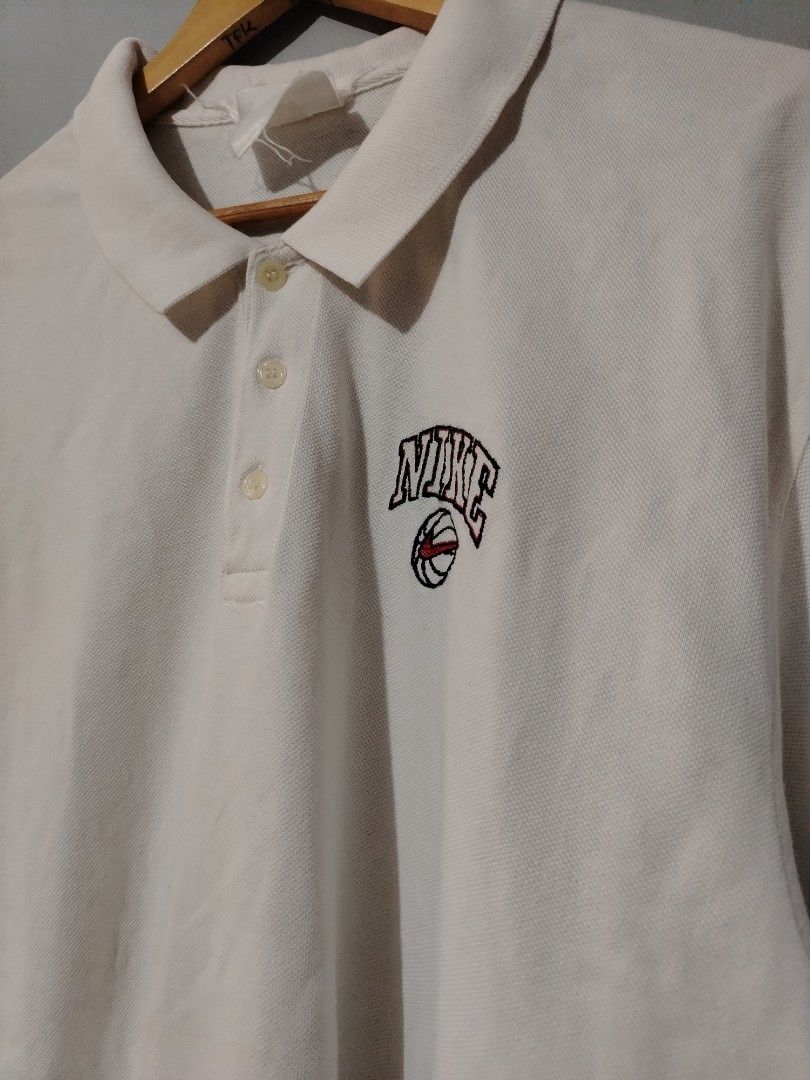 Vintage Nike Polo (Category: Tshirts & Polo Shirts ) located in Bocaue. Submitted by adrianberi35876 (Listing ID 1469993743, Image 3). Description: Issue: check the last 2photo 1pinhole and bullet hole.