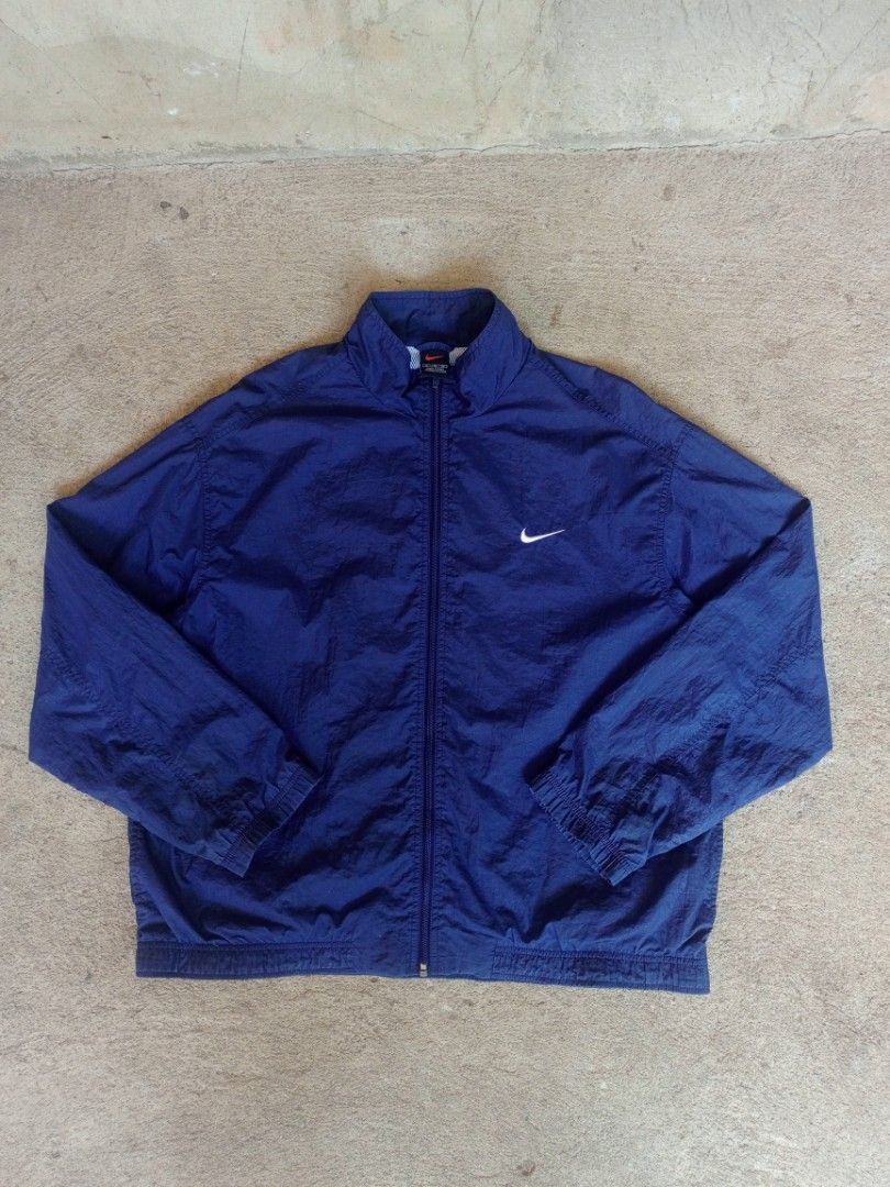 Vintage Nike Windbreaker PullOver Navy Blue (Category: Coats, Jackets and Outerwear) located in Davao. Submitted by pluke_thrifter26 (Listing ID 1470019553, Image 1). Description: EXCELLENT CONDITION 📌 NO ISSUE 📌 SIZE XL 📌 10/10 COLOR RATE 📌 CAN DO MEET UP AROUND DAVAO AND SHIP NATIONWIDE 🌐 DM 📥📥.