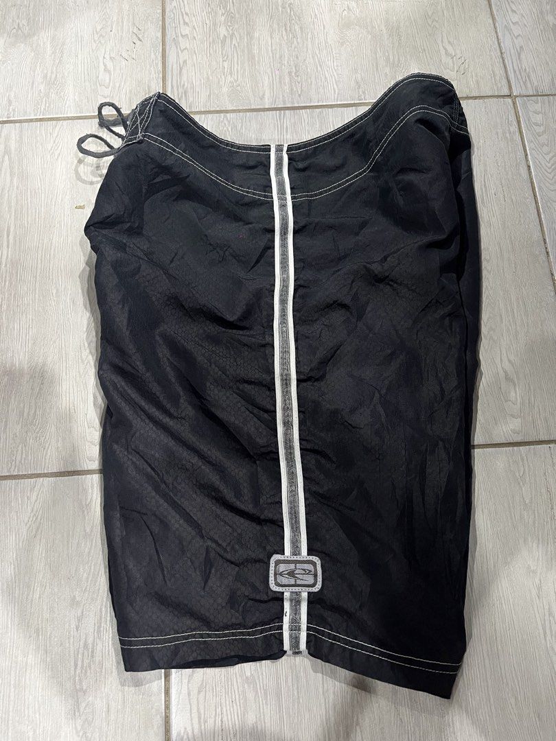 Vintage Oneill Board Short /Black / Size 34 (Category: Swim Trunks & Board Shorts) located in Camalaniugan. Submitted by anarchymonopoly052128 (Listing ID 1470131363, Image 1). Description: Dimes: Waistline : 34 Length: 21.5 Inches Thigh: 14 Inches Leg Hole/Hem: 12.5 Inches .