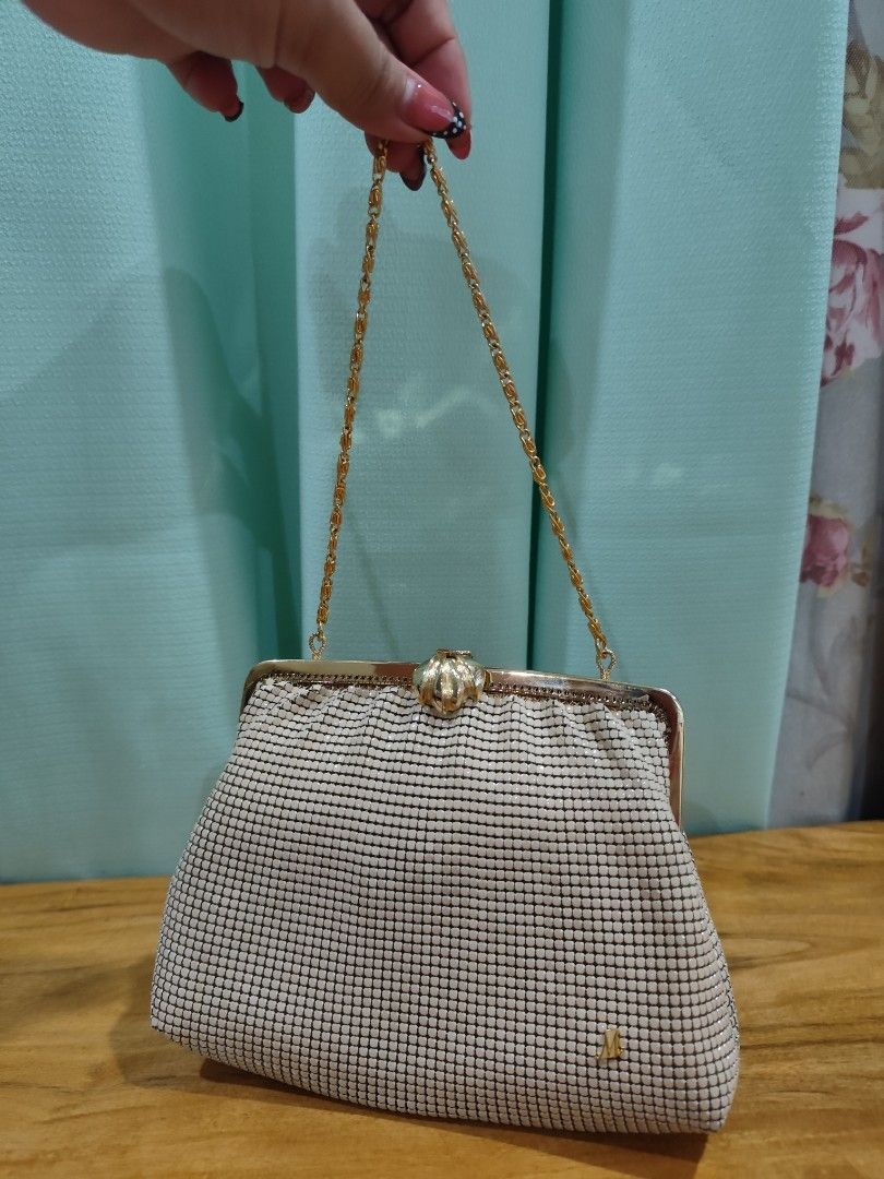 Vintage Party Bag (Category: Clutches) located in Dipolog. Submitted by thriftteata (Listing ID 1470076801, Image 2). Description: new very nice.