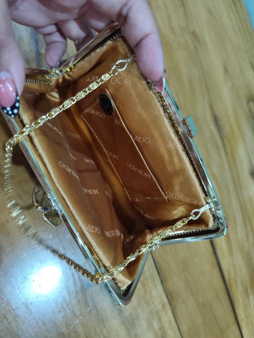 Vintage Party Bag (Category: Clutches) located in Dipolog. Submitted by thriftteata (Listing ID 1470076801, Image 3). Description: new very nice.