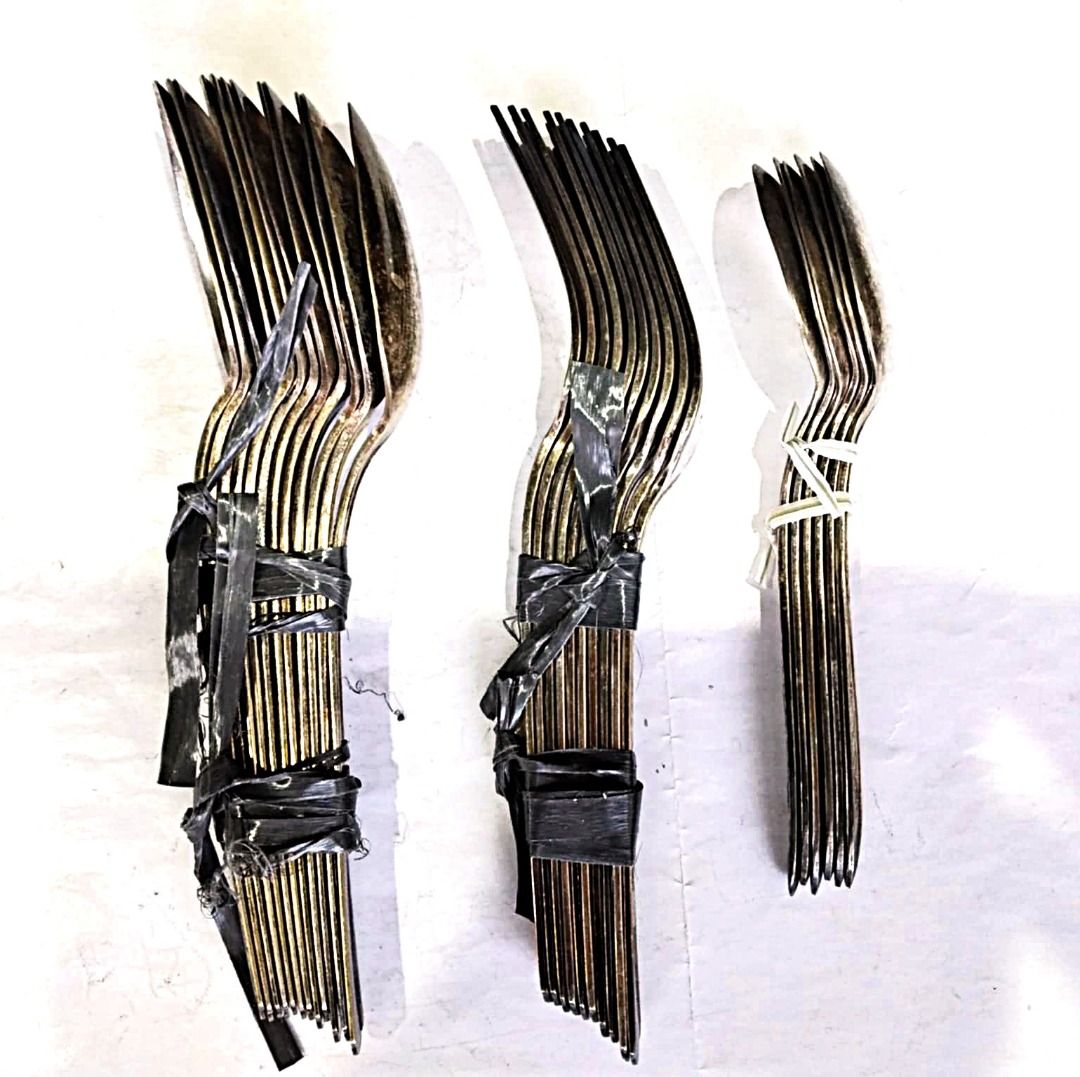 Vintage Silverware (Category: Dinnerware & Cutlery) located in Quezon City. Submitted by louie.s (Listing ID 1417088646, Image 3). Description: Old “COURT” silver plated tablespoons (12 pcs) and forks (10 pcs) Old “MERIDIEN” (USA) silver-plated teaspoons, 6 pieces Take all 28 pieces for ₱1,200. That’s less than ₱43/pc. Add SF. Quezon City..