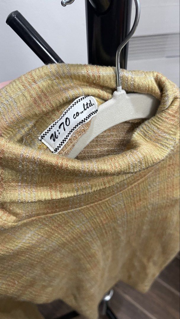 Vintage Turtle Neck (Category: Longsleeves) located in Manila. Submitted by to_ri (Listing ID 1470076384, Image 3). Description: 🛍️ PRODUCT DETAILS 📏 Size: Small to Medium 📌 TERMS & CONDITIONS 💸 Payment first 📦 Shipping: J&T, LBC, Same day delivery couriers 🚫 No returns or refunds ❌ No joy/bogus buyers 💗 Please buy responsibly. Thank you!.