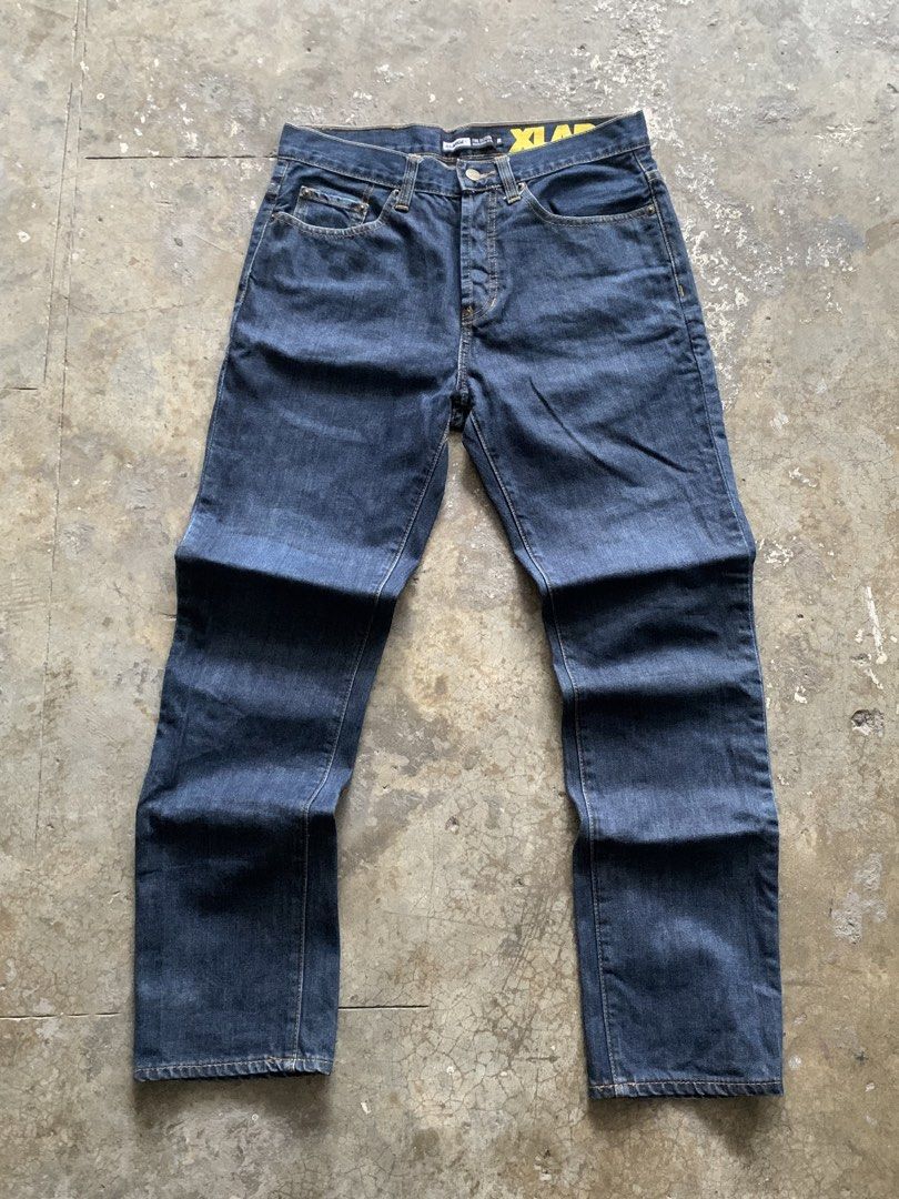 Vintage XLARGE Gorilla Patch Button-Fly Pants (Category: Jeans) located in Quezon City. Submitted by thrifted_different (Listing ID 1470045675, Image 2). Description: PRESTINE AND BRAND NEW LIKE CONDITION issue yung tab lang nasa last pic Width - 30 inches on tag (32 inches sa tape measure) Height - 41 inches Hem - 7 inches QC AREA (near SM NORTH EDSA) CAN SHIP VIA LALAMOVE/JNT PRICE PLUS SF.