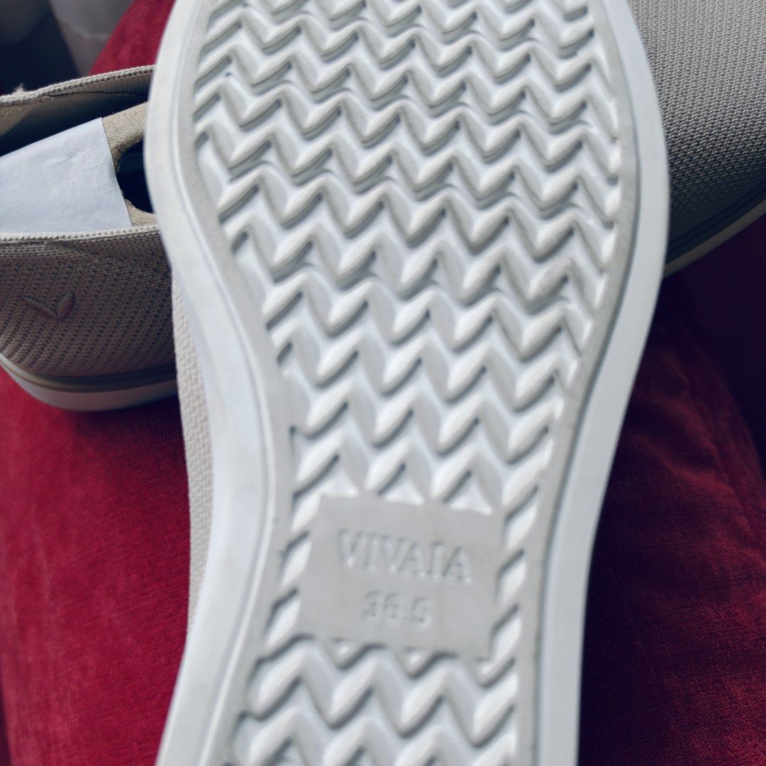 Vivaia Mabel / EU 36.5 / almond (Category: Flats & Sandals) located in Quezon City. Submitted by konzum (Listing ID 1470008234, Image 3). Description: It’s a square-toe dress flat designed for all-day standing and business-casual wear. EU size 36.5 (US 6) Materials: Eco-friendly, water-repellent upper and machine-washable design. Used only once; bought via Vivaia online for PHP 7,989 (August 2026). RFS: wrong size ** price still negotiable .