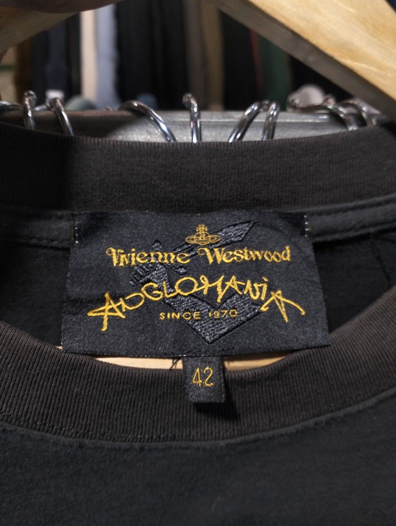 VIVIENNE WESTWOOD🔥 (Category: Tshirts & Polo Shirts ) located in Iloilo. Submitted by thrift0ry. (Listing ID 1470125101, Image 2). Description: VIVIENNE WESTWOOD 🔥 EXCELLENT CONDITION ✅ NO ISSUE / NO FLAWS ✅ 9.5/10 COLOR RATE ✅ SIZE LARGES ON TAG FIT MEDIUM TO LARGES.