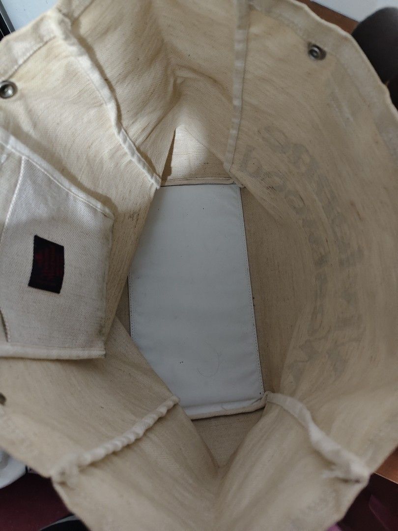 Vivienne Westwood canvas tote (Category: Beach Bags) located in Baguio. Submitted by taishuiha2026 (Listing ID 1470111246, Image 2). Description: .